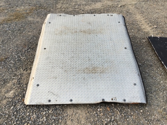 DIAMOND PLATE TRACTOR CANOPY