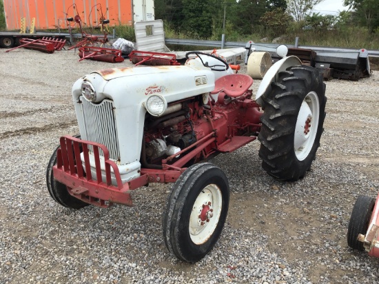 800 FORD TRACTOR - MECHANIC SPECIAL