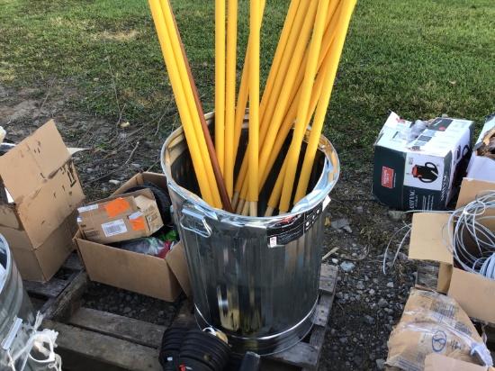 GARBAGE CAN W/ HANDLES