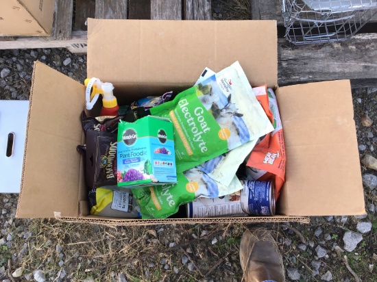 BOX OF MISC ANIMAL MINERALS AND SUPPLIES