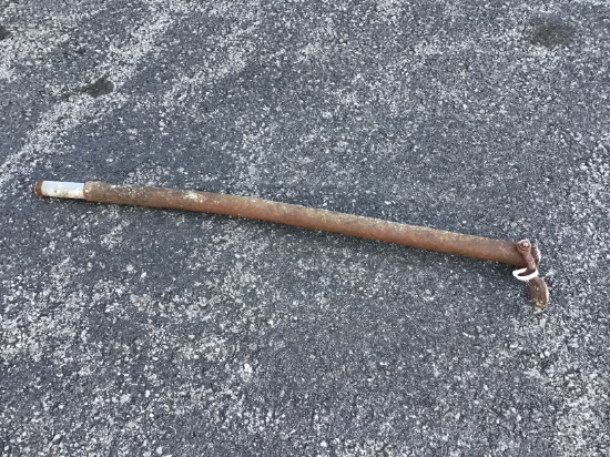 METAL POLE W/ CHAIN HOOK