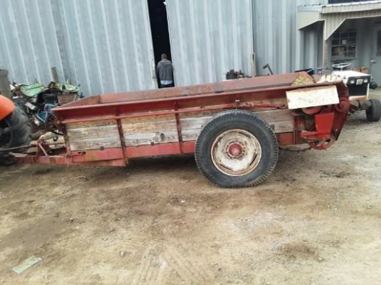 130 INTERNATIONAL MANURE SPREADER