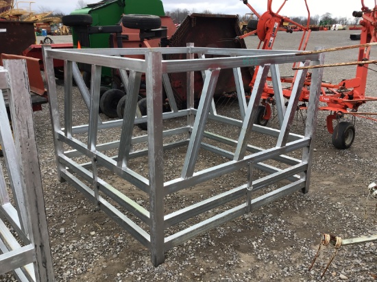 NEW HEAVY DUTY SQUARE ROUND BALE FEEDER
