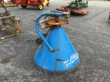 INTERNATIONAL MACHINERY FERTILIZE SPREADER