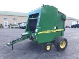 557 JOHN DEERE ROUND BALER - VERY NICE
