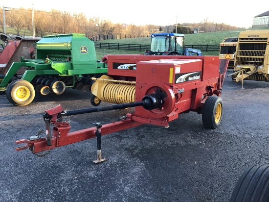565 NEW HOLLAND SQUARE BALER