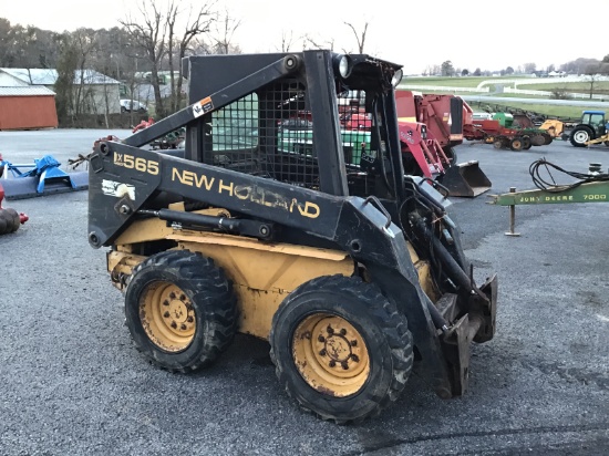 LX565 NEW HOLLAND SKID STEER