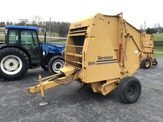 504I VERMEER ROUND BALER