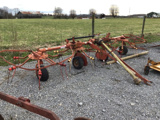 4 BASKET NEIMEYER HYDRAULIC FOLD TEDDER