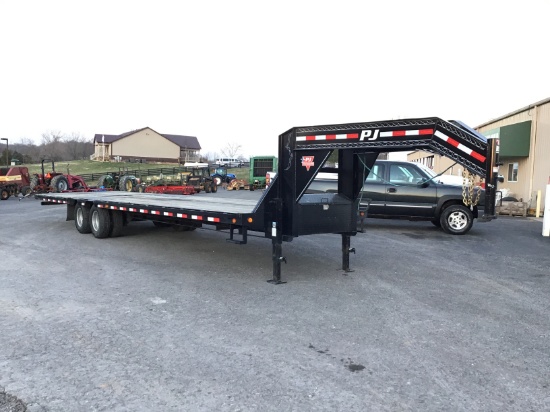 2020 PJ HYDRAULIC DOVETAIL GOOSENECK FLATBED TRAILER - LIKE NEW