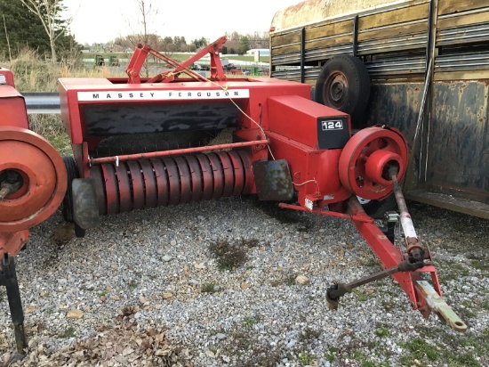 124 MASSEY FERGUSON SQUARE BALER