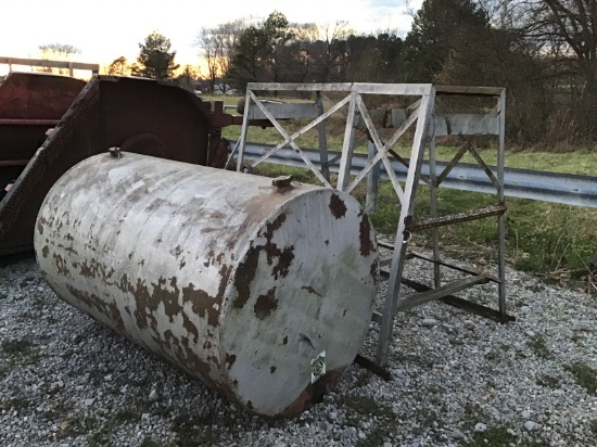 500 GALLON FUEL TANK W/ STAND