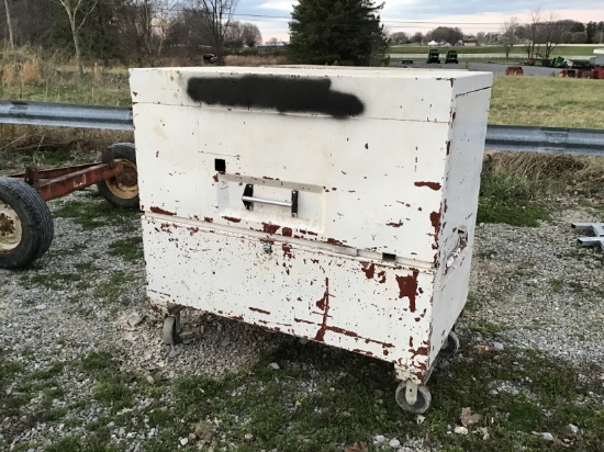 METAL TOOL BOX ON WHEELS