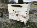 METAL TOOL BOX ON WHEELS