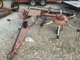 2 BASKET KUHN HAY TEDDER