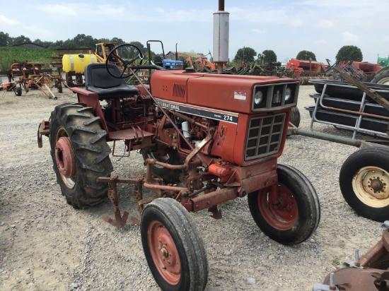 274 IH TRACTOR W/CULTIVATORS & 3PT
