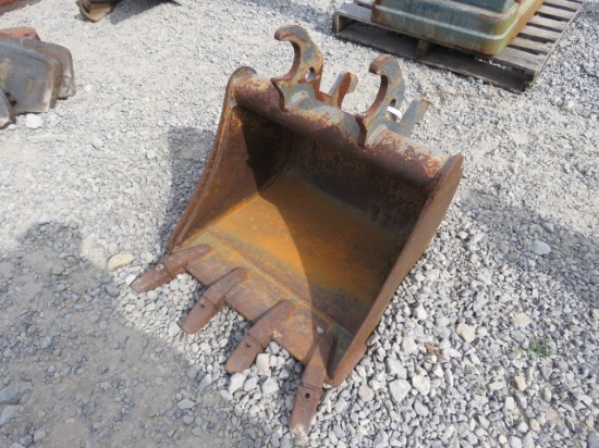 22" JD QUICK ATTACH EXCAVATOR BUCKET