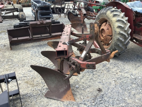 3 BOTTOM IH PLOW