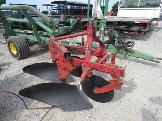 2 BOTTOM MASSEY FERGUSON PLOW