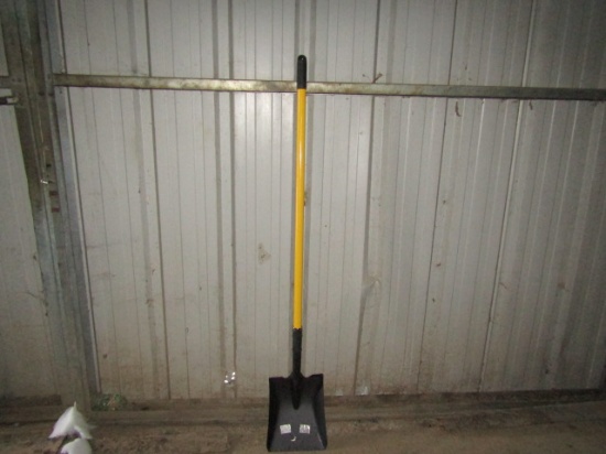NEW SQUARE POINT SHOVEL