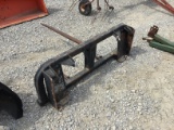 NEW HOLLAND QUICK ATTACH HAY SPEAR