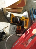 DEWALT 20V DRILL W/ BATTERY CHARGER