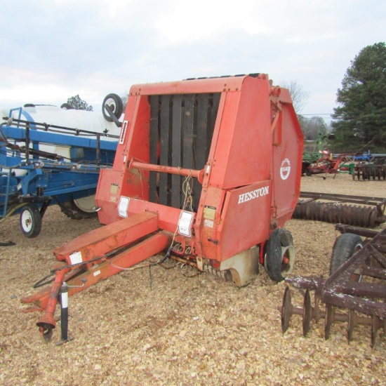 5540 HESSTON ROUND BALER