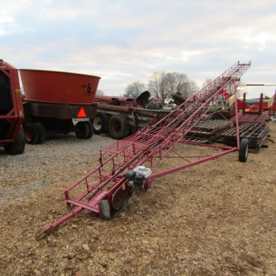 40FT TRANSPORT HAY ELEVATOR W/ GAS ENGINE