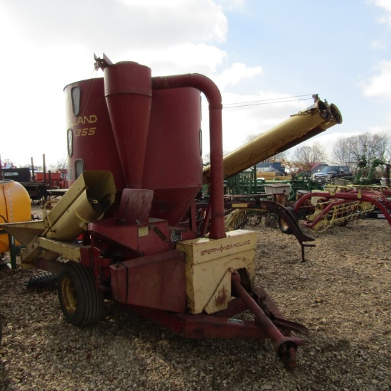355 NEW HOLLAND FEED MIXER
