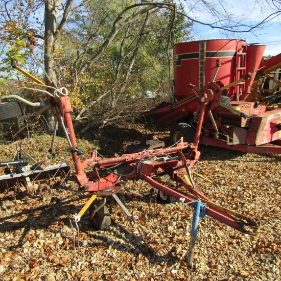 4 BASKET HYDRAULIC FOLD TEDDER