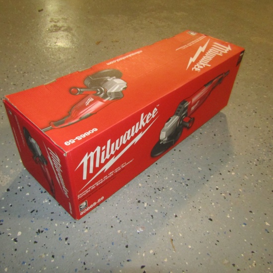 MILWAUKEE GRINDER