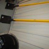 NEW SQUARE SHOVEL
