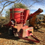 170 GEHL FEED GRINDER - HAS RUST