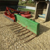 72'' JOHN DEERE MANURE BUCKET