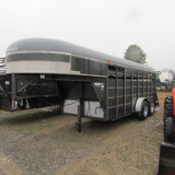 2009 18FT DELTA GOOSENECK STOCK TRAILER - LIKE NEW