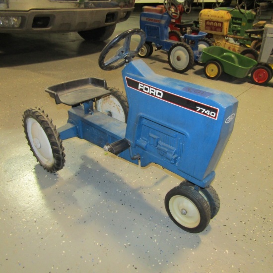 7740 FORD PEDAL TRACTOR