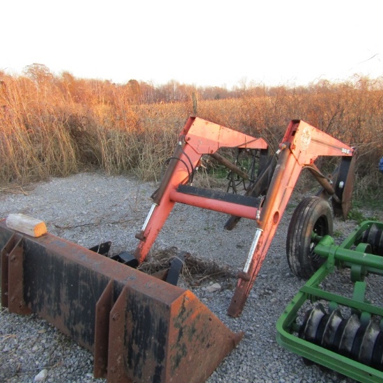 2840 BUSHOG BRAND LOADER W/ BRACKETS