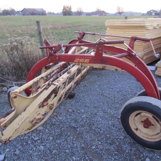 256 NEW HOLLAND DOLLY RAKE