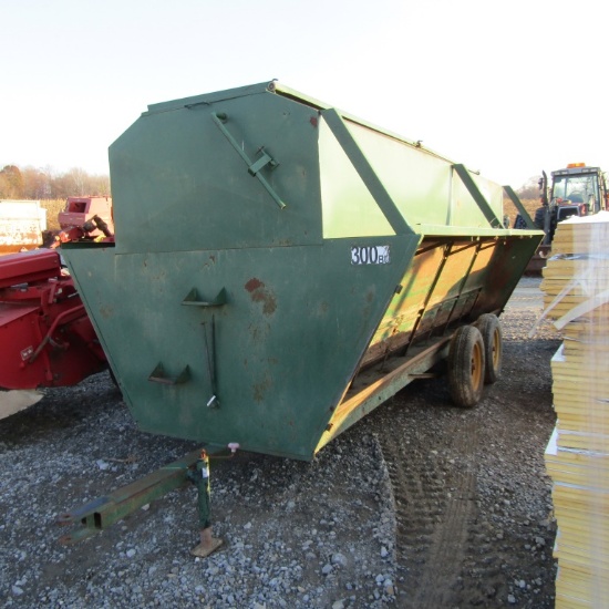 300 BUSHEL KING AG CREEP FEEDER