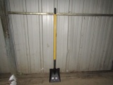 NEW SQUARE POINT SHOVEL