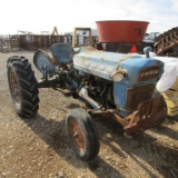 3000 FORD TRACTOR (SALVAGE)