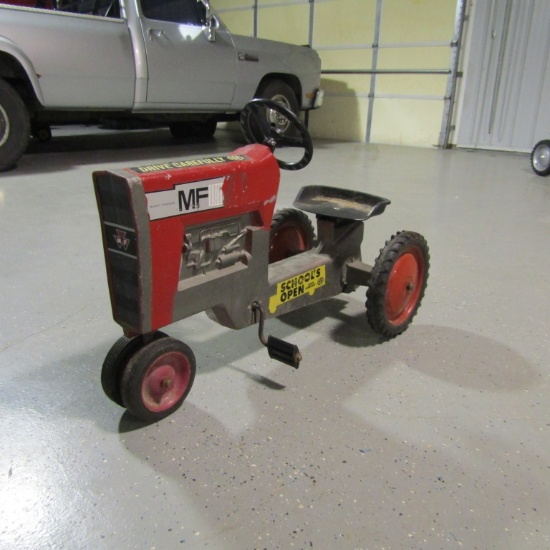 MASSEY FERGUSON PEDAL TRACTOR