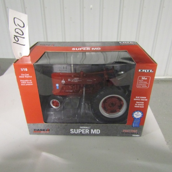 SUPER MD FARMALL TOY TRACTOR