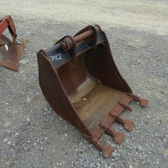 27'' CATERPILLAR TOOTH BUCKET