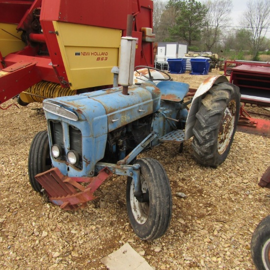 FORD DEXTA TRACTOR - NONRUNNING