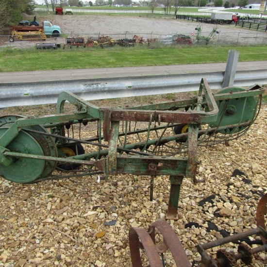 350 JOHN DEERE RAKE