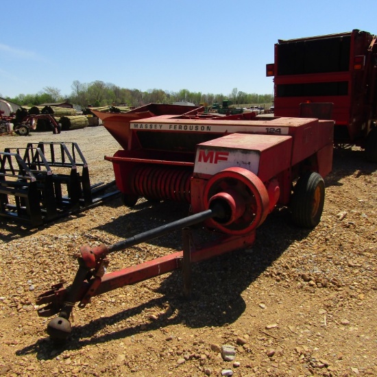 124 MASSEY FERGUSON BALER