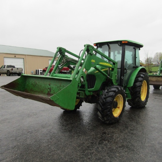 5525 JOHN DEERE TRACTOR W/ CAB AND LOADER