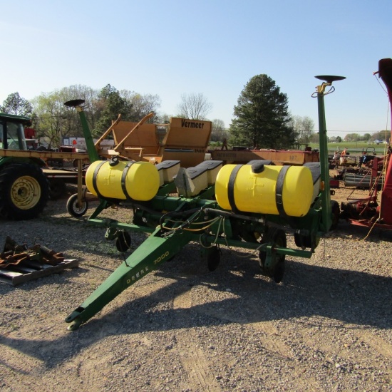 7000 JOHN DEERE 4 ROW PLANTER