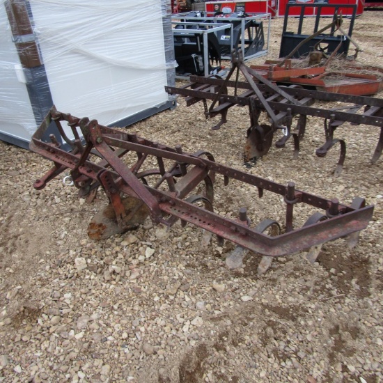 2 ROW CULTIVATOR